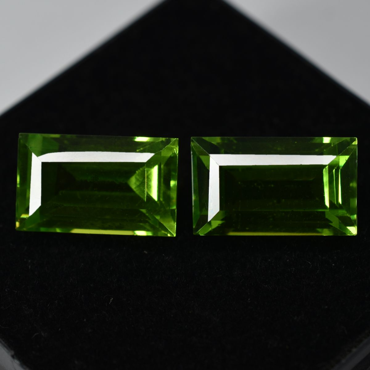 Natural Emerald Cut 16.08 Ct Rare Green Peridot Loose Gemstone Pair CERTIFIED