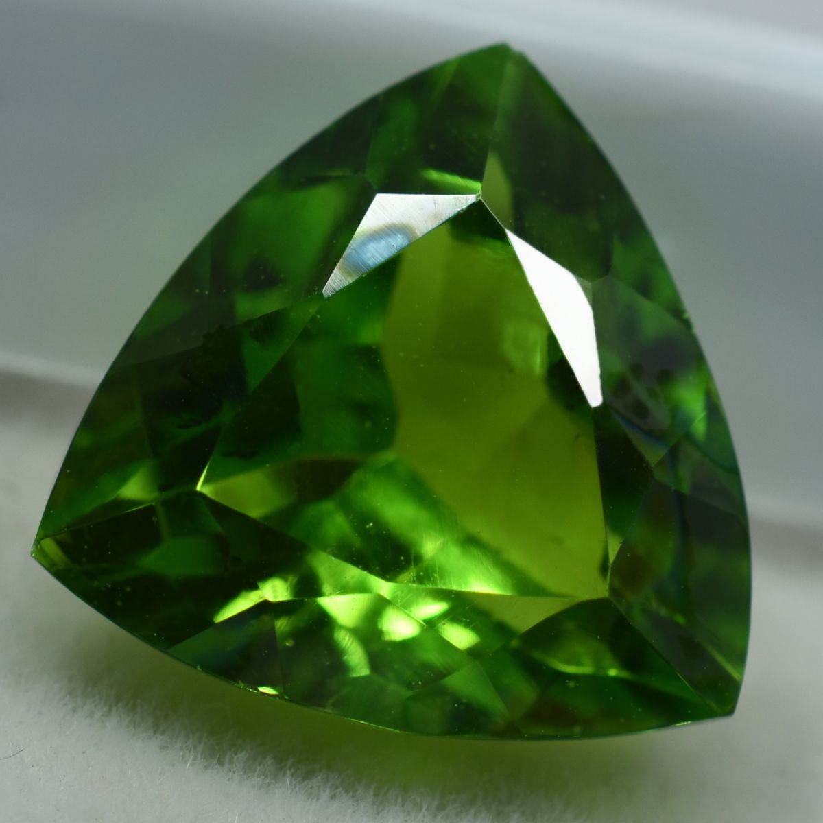 Trillion Cut Natural Rare Green Peridot 9.00 Carat Loose Gemstone CERTIFIED