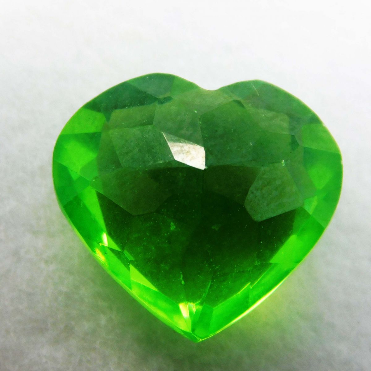 Peridot Green 9.70 Carat Natural Heart Shape Loose Gemstone CERTIFIED