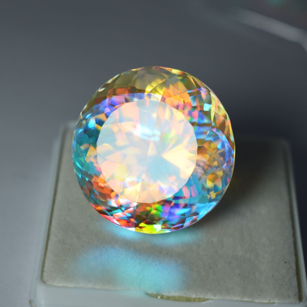 Brazilian Mystic Quartz Natural Rainbow 70.05 Ct Round Cut CERTIFIED Gemstone