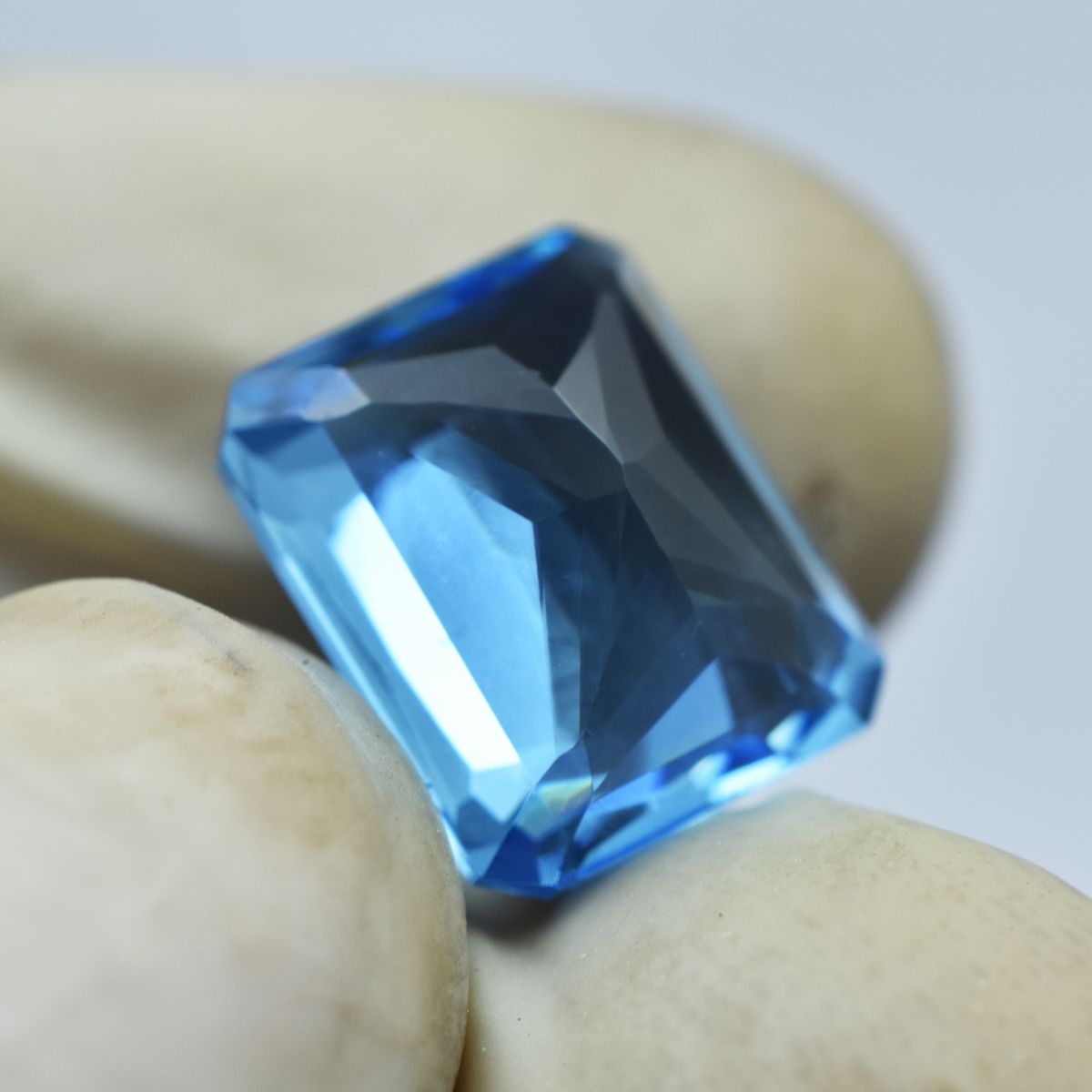 10.10 Ct Natural LIGHT BLUE Sapphire Stunning Emerald CERTIFIED Loose Gemstone.