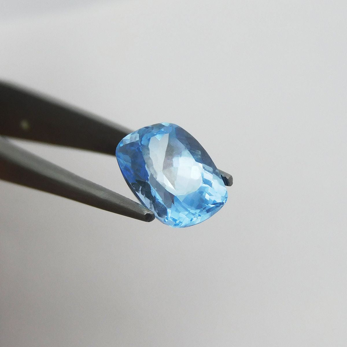 4.05 Ct CERTIFIED Cushion Shape Blue Color NATURAL Sapphire Loose Gemstone