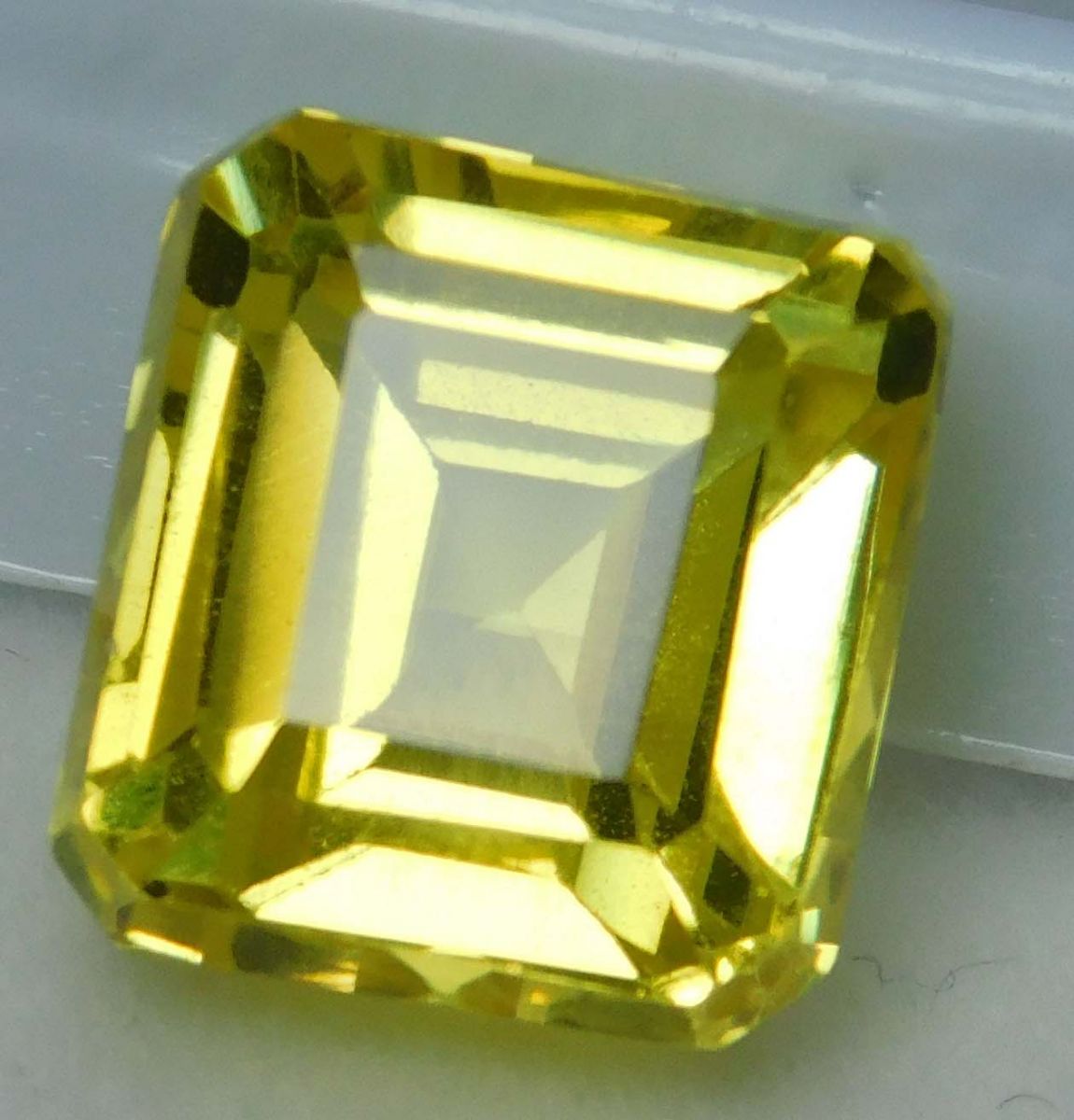 8.24 Ct Natural Square Cut Loose Gemstone Ceylon Yellow Sapphire CERTIFIED