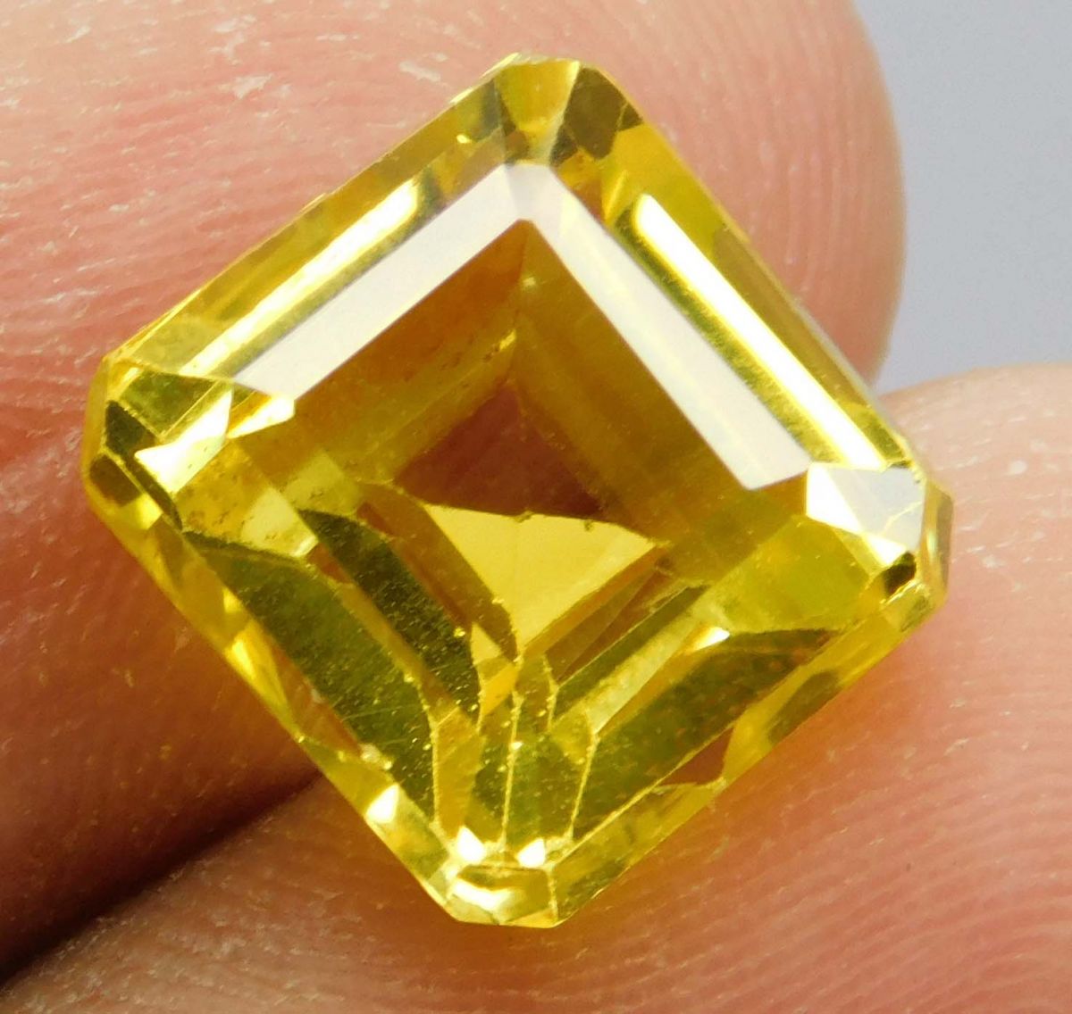 8.24 Ct Natural Square Cut Loose Gemstone Ceylon Yellow Sapphire CERTIFIED