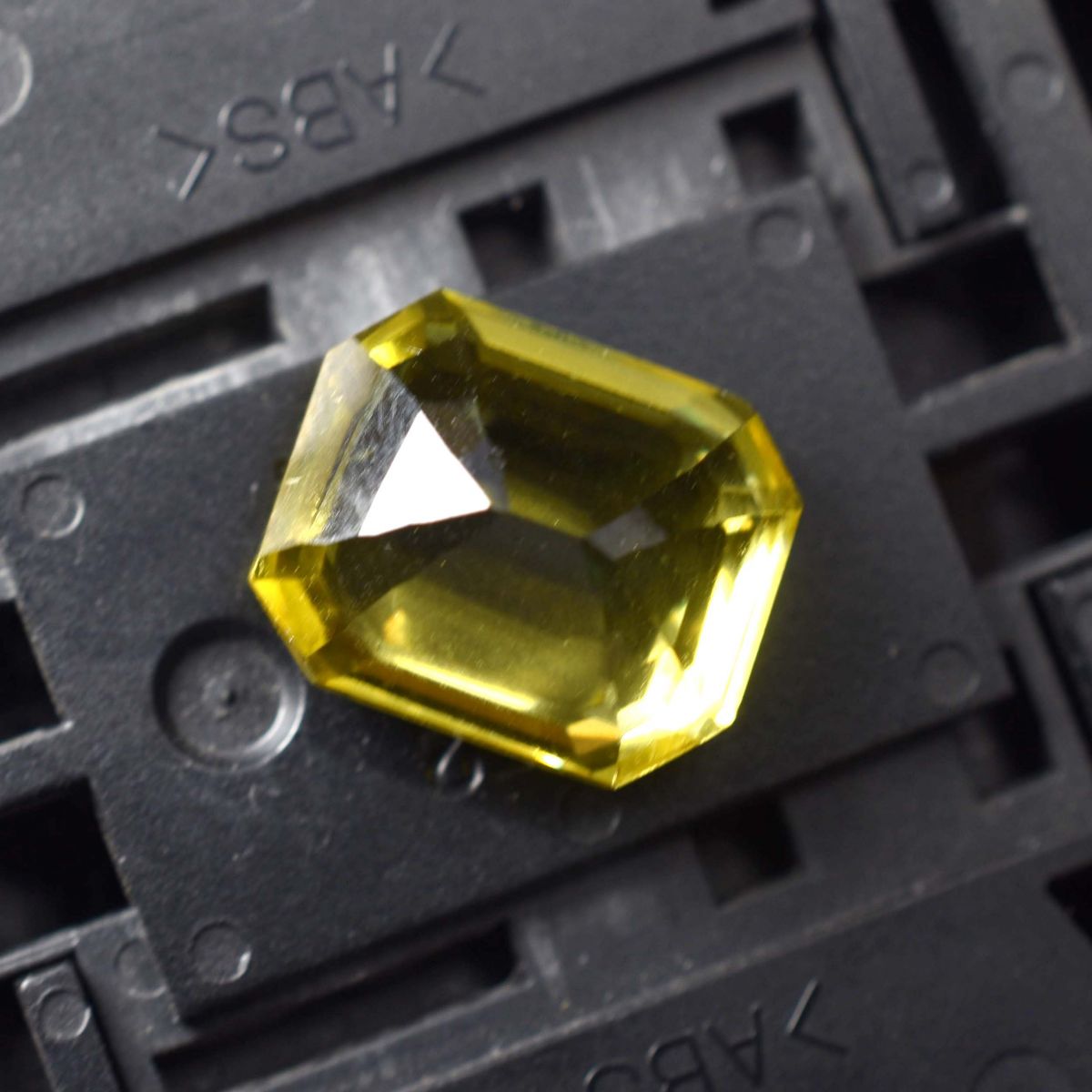 10.85 Ct Yellow Sapphire NATURAL Brilliant Emerald Cut CERTIFIED Loose Gemstone