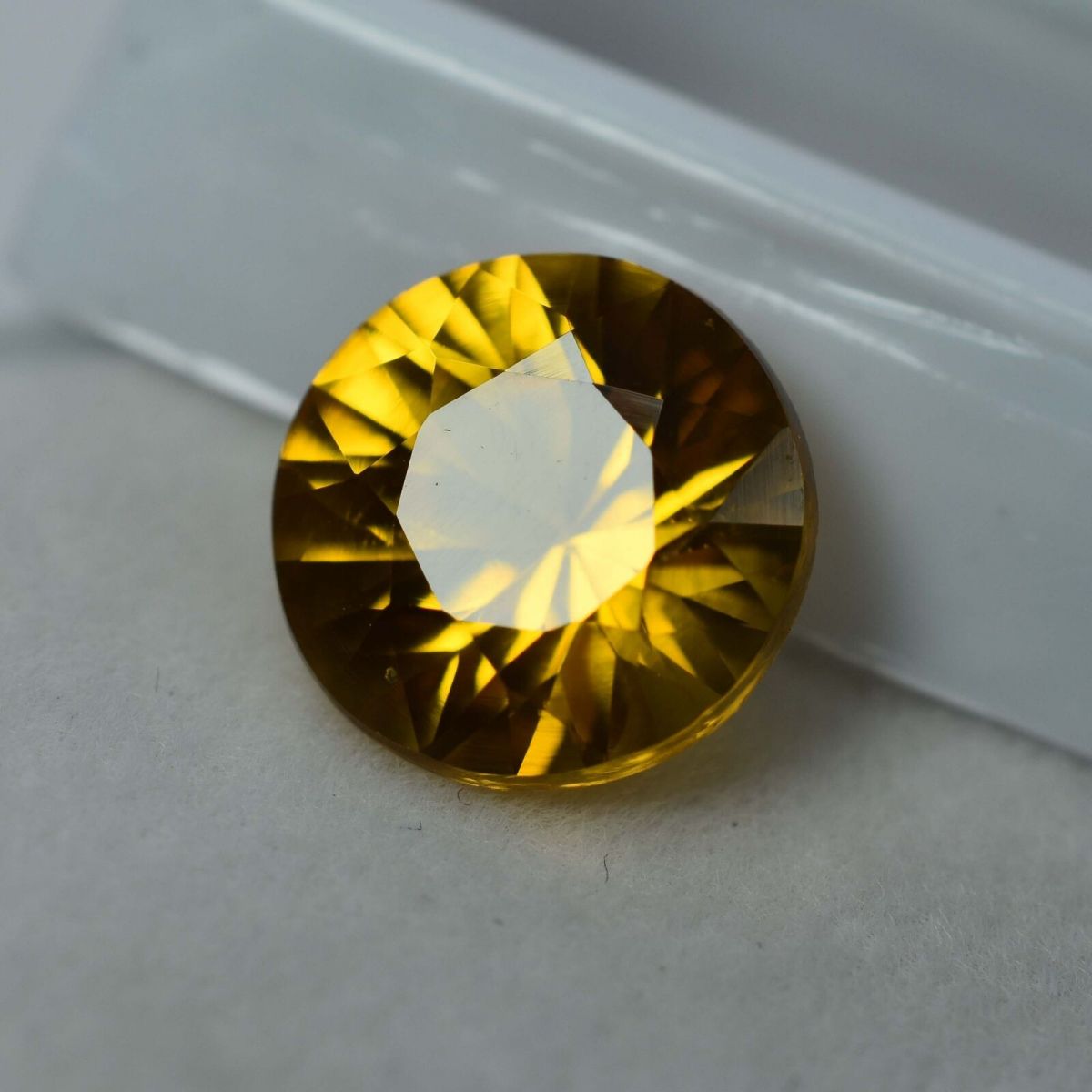 4.95 Ct Natural Sapphire Yellow CERTIFIED Round Diamond Cut Loose Gemstone