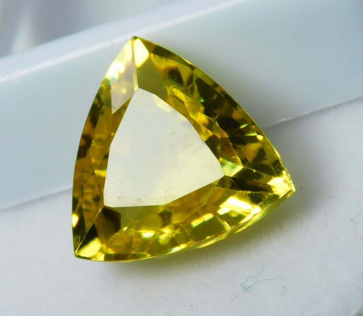 GENUINE NATURAL Yellow Sapphire 8.70 Ct Trillion Shape CERTIFIED Loose Gemstone