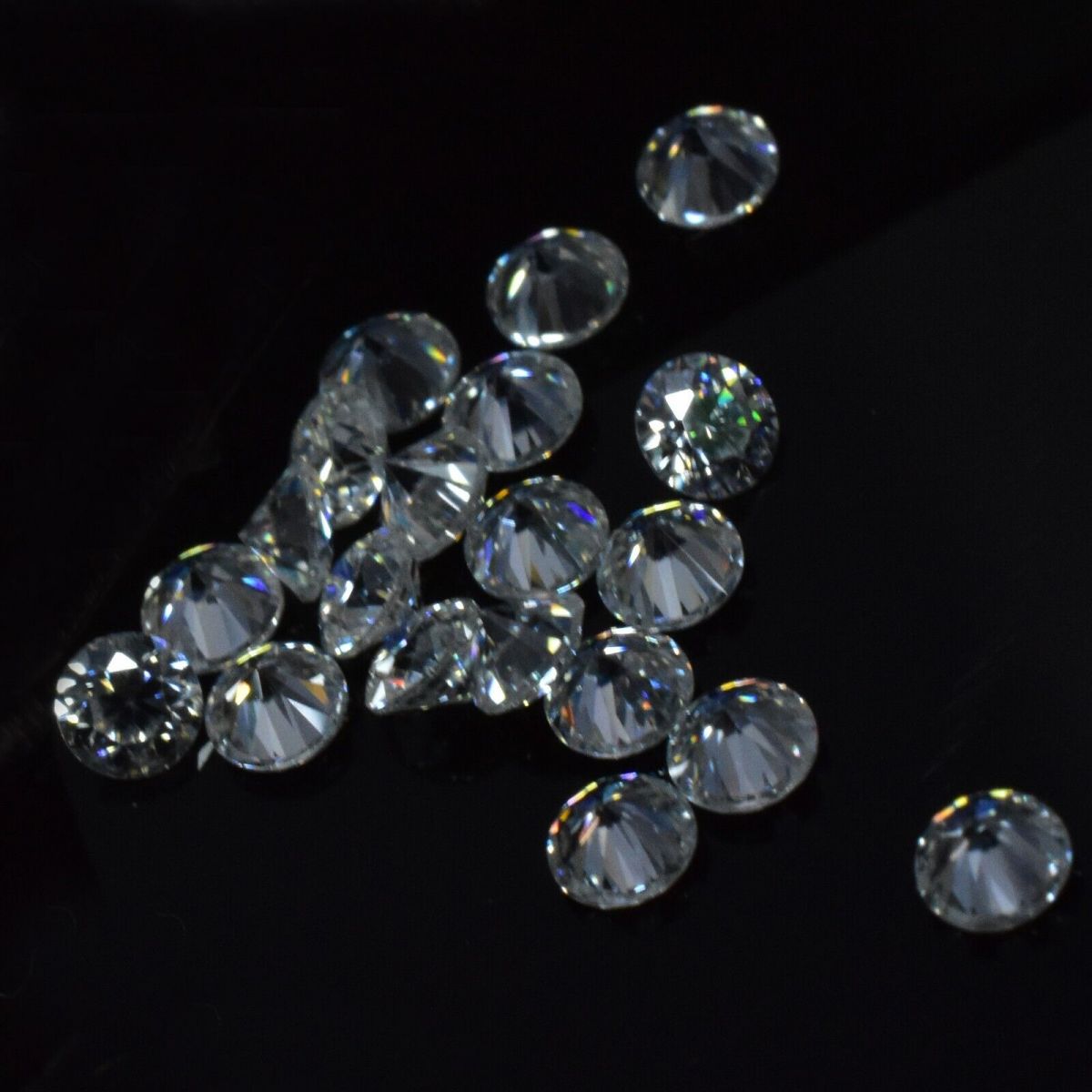 1 mm Lot Synthetic Moissanite VVSI D Color CERTIFIED 221 Pcs Gemstone Round Cut