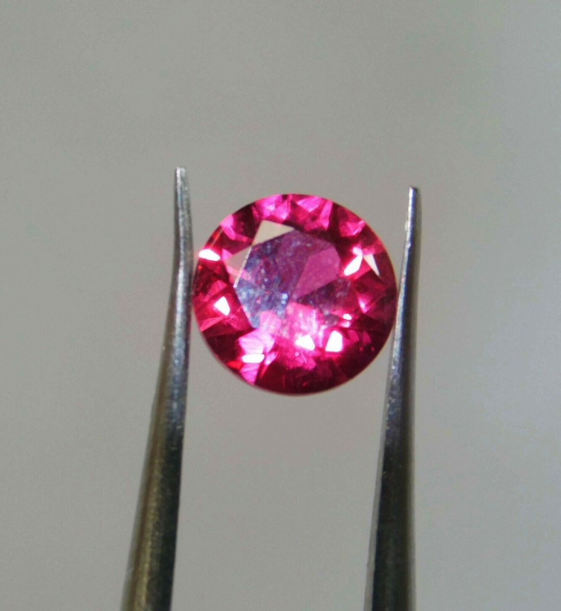 Gemstone Bloody Red Mogok 6x6 MM Round Diamond Cut 2 Ct Natural Ruby CERTIFIED