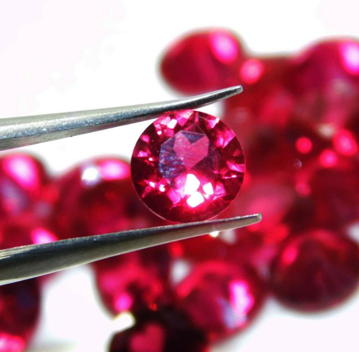 Gemstone Bloody Red Mogok 6x6 MM Round Diamond Cut 2 Ct Natural Ruby CERTIFIED