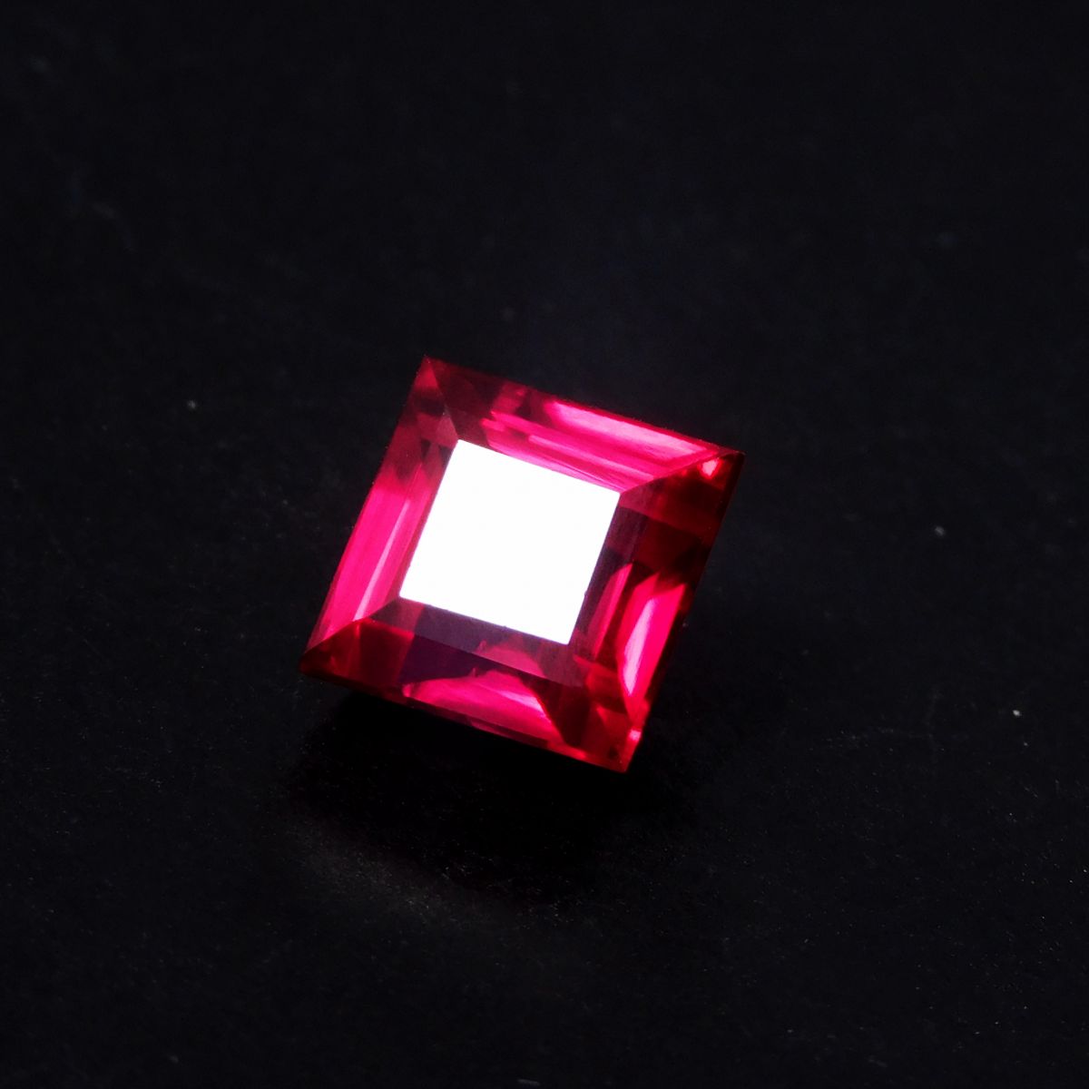 Bloody Red Ruby 4.35 Ct Natural Loose Gemstone CERTIFIED Square Cut