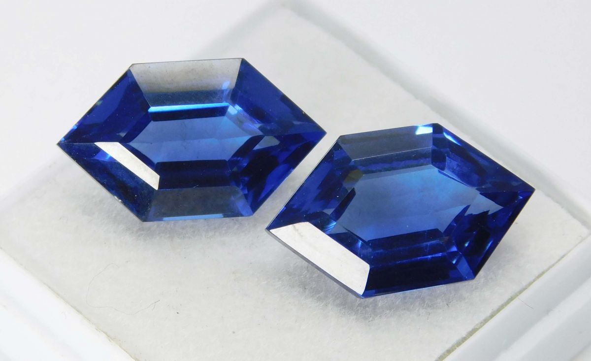 Flawless Sapphire Blue 19 Ct Fancy Shape Natural Loose Gemstone Pair CERTIFIED