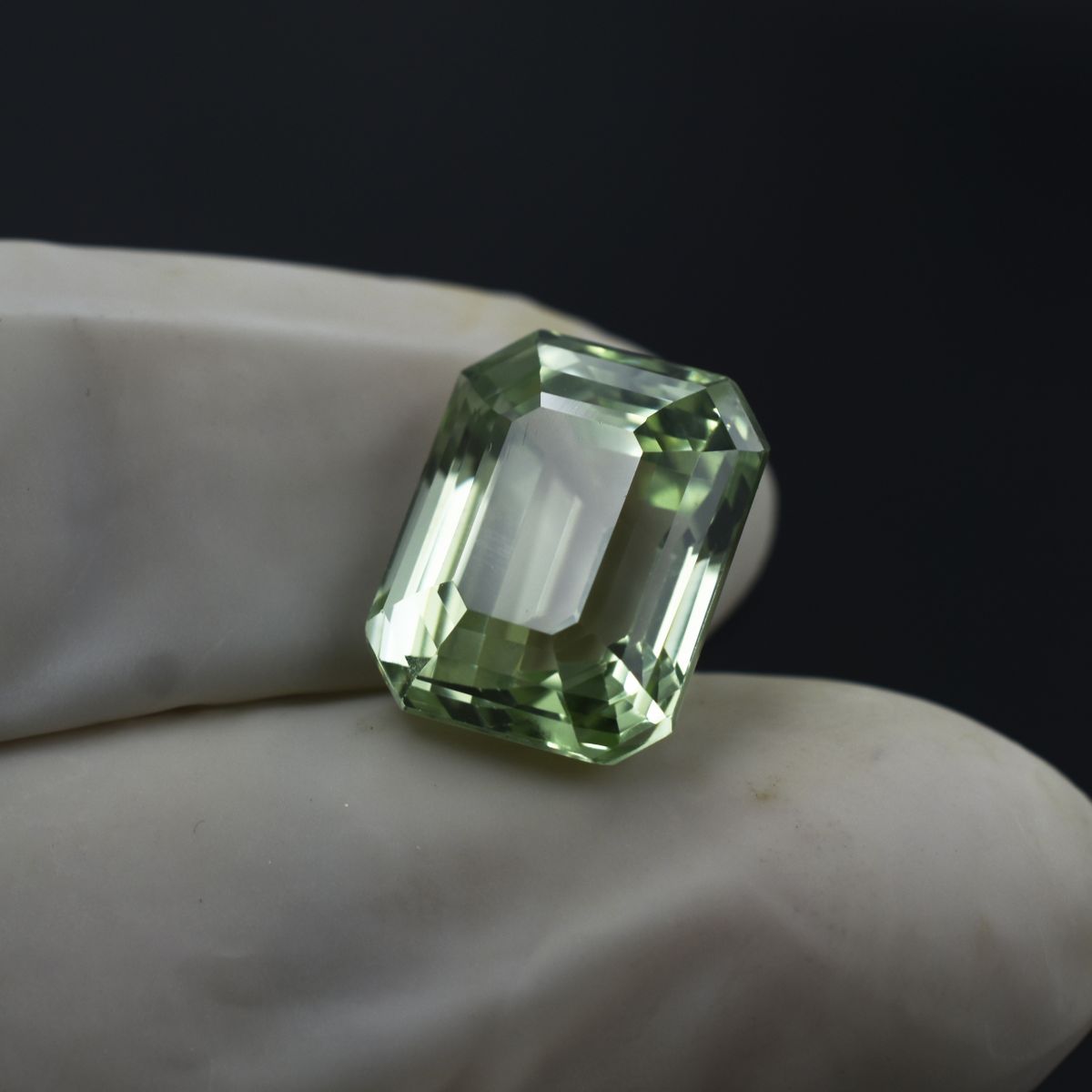 Montana Sapphire Bluish Green Emerald 11.35 Ct Natural CERTIFIED Loose Gemstone