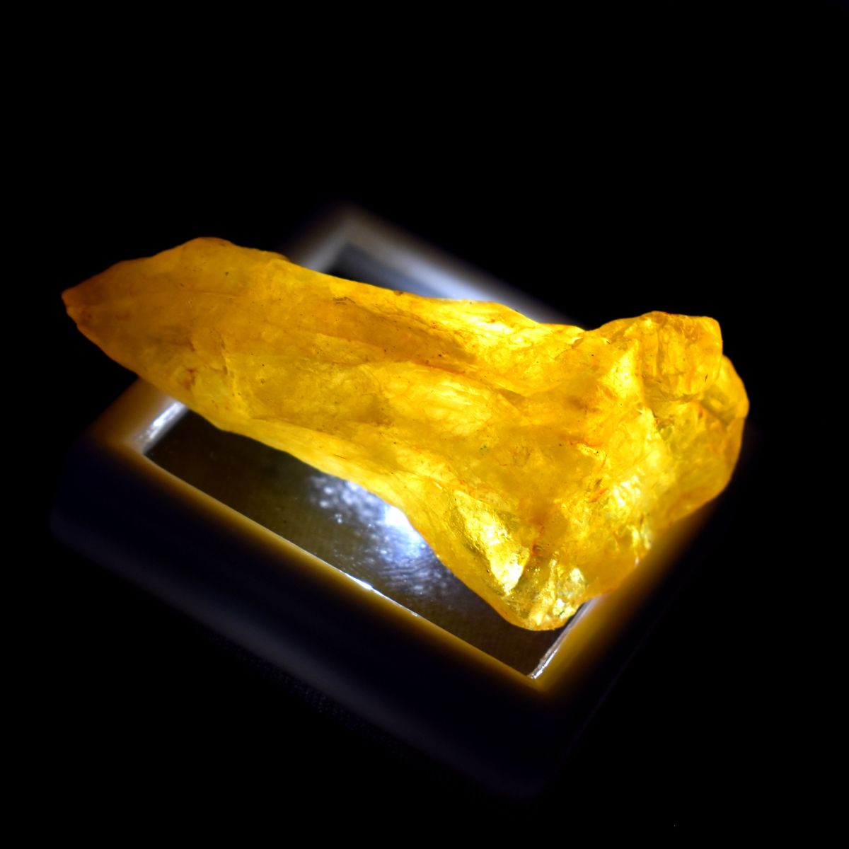 Earth Mined Rough 103.3 Ct Dyed Natural Yellow Sapphire Loose Gemstone CERTIFIED