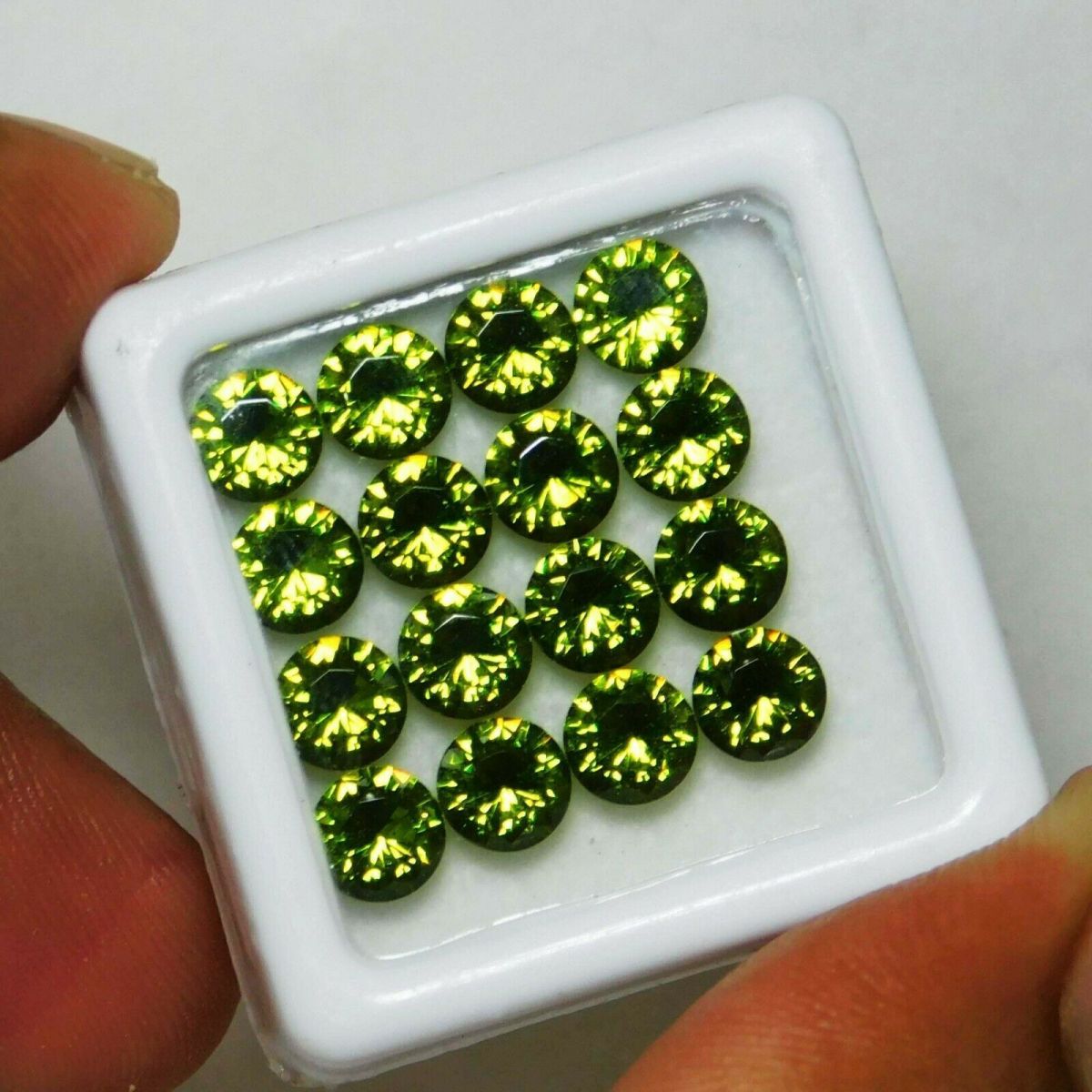 24 PCS Natural Green Sapphire Gemstone Certified Lot 5 MM Round Diamond Cut