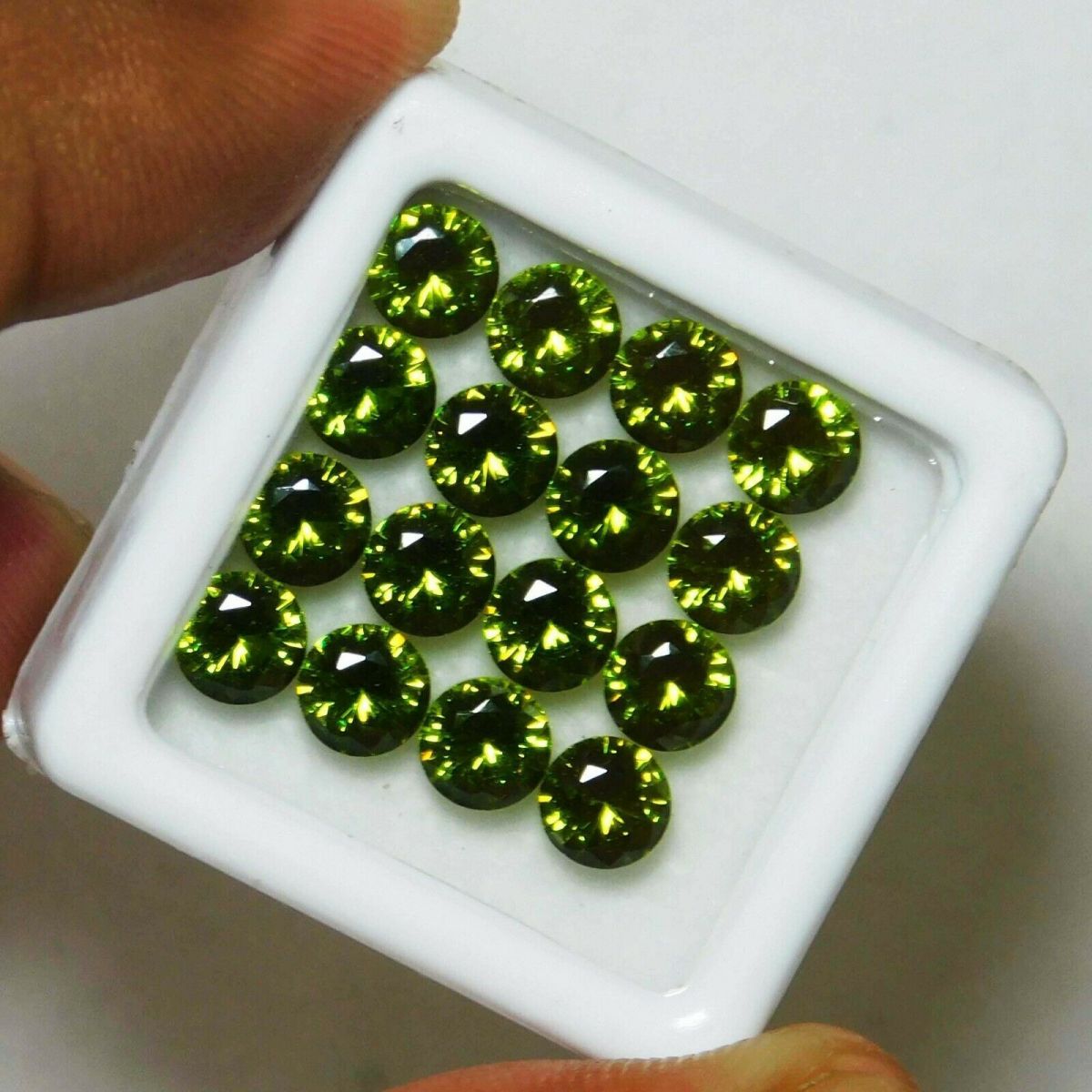 24 PCS Natural Green Sapphire Gemstone Certified Lot 5 MM Round Diamond Cut