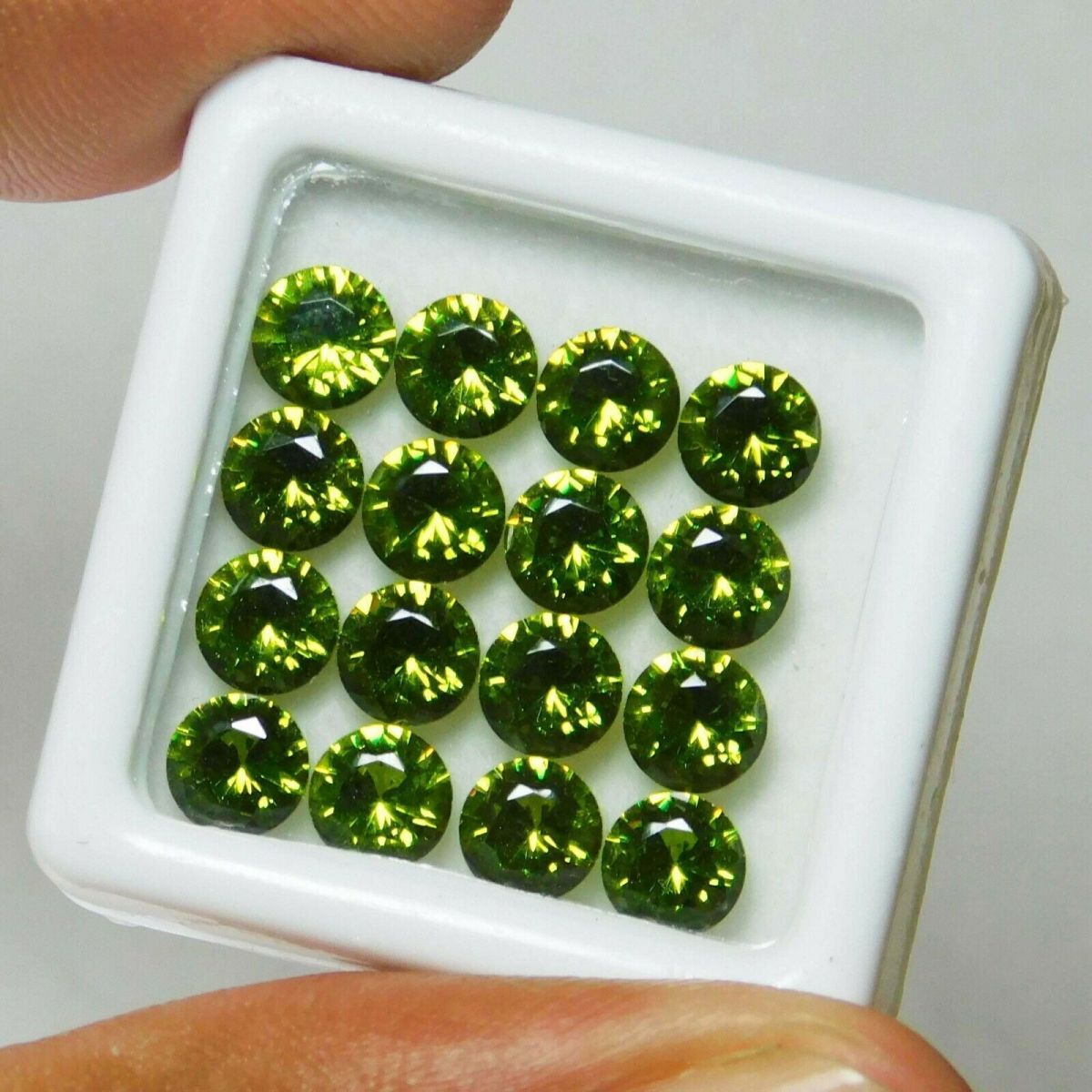 24 PCS Natural Green Sapphire Gemstone Certified Lot 5 MM Round Diamond Cut