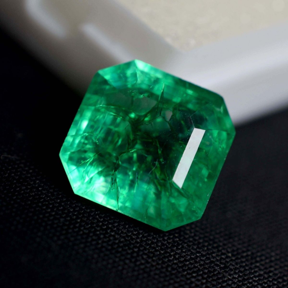 Natural 7.95 Ct Loose Emerald Green Square CERTIFIED Colombian Emerald Gemstone