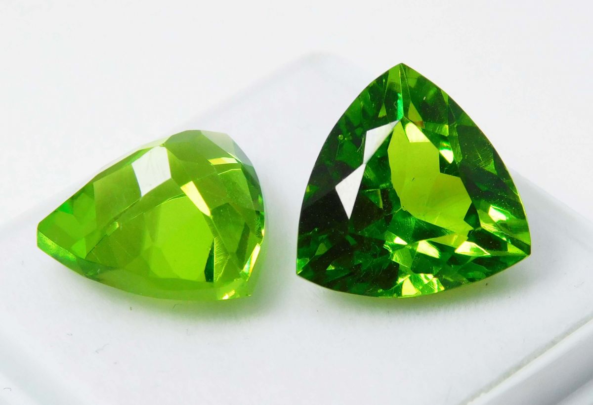 19 Ct Natural Peridot Green Trillion Shape Certifeid Loose Gemstones Pair