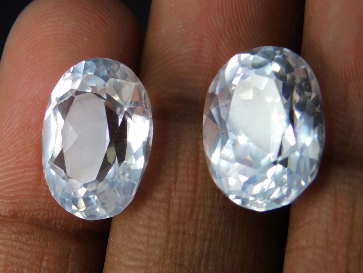 Natural Sapphire White Oval Cut 18.32 Ct CERTIFIED Excellent Pair Loose Gemstone