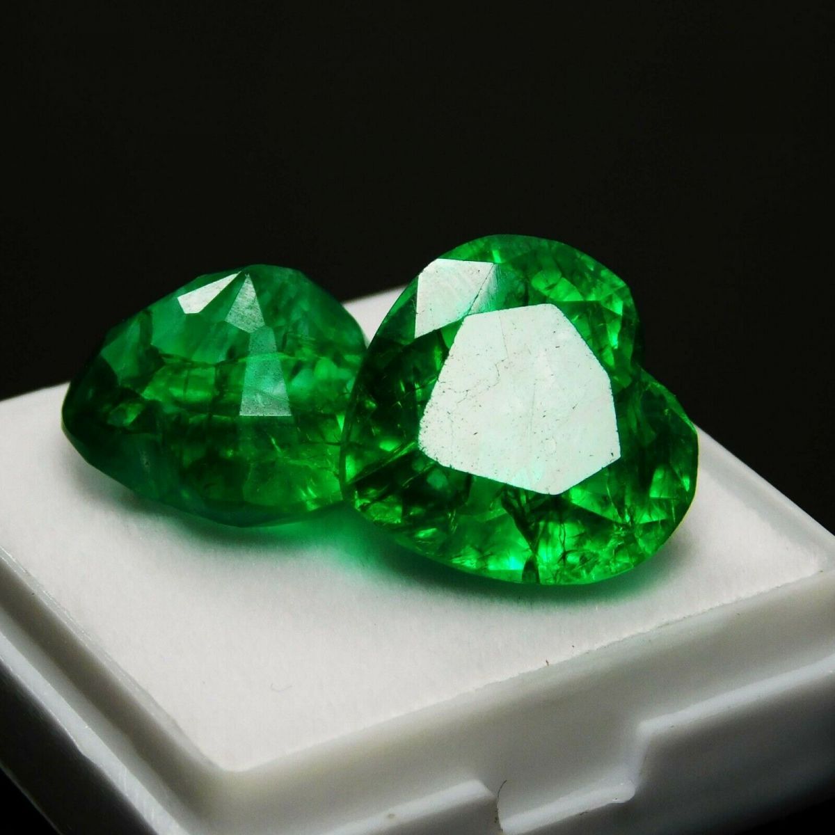 16.00 Ct Natural Green Emerald Gemstone Loose CERTIFIED Heart Shape Pair