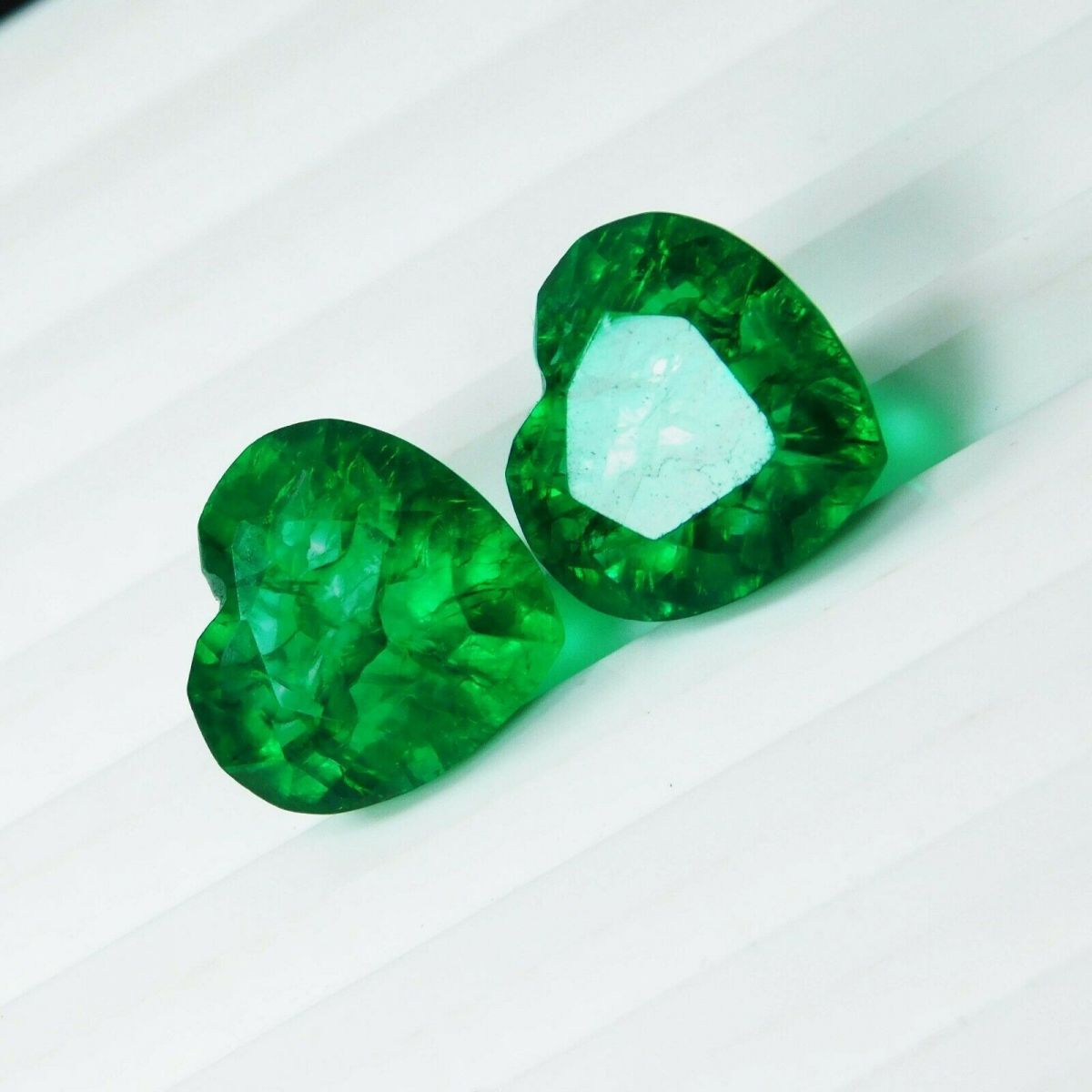 16.00 Ct Natural Green Emerald Gemstone Loose CERTIFIED Heart Shape Pair