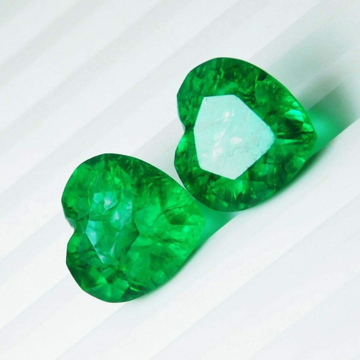 16.00 Ct Natural Green Emerald Gemstone Loose CERTIFIED Heart Shape Pair