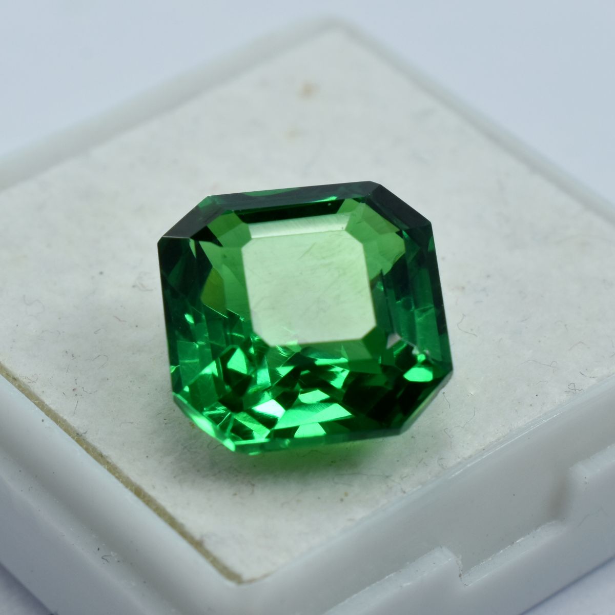 Natural Tsavorite Garnet Rare Square Cut Green 10.55 Ct CERTIFIED Loose Gemstone