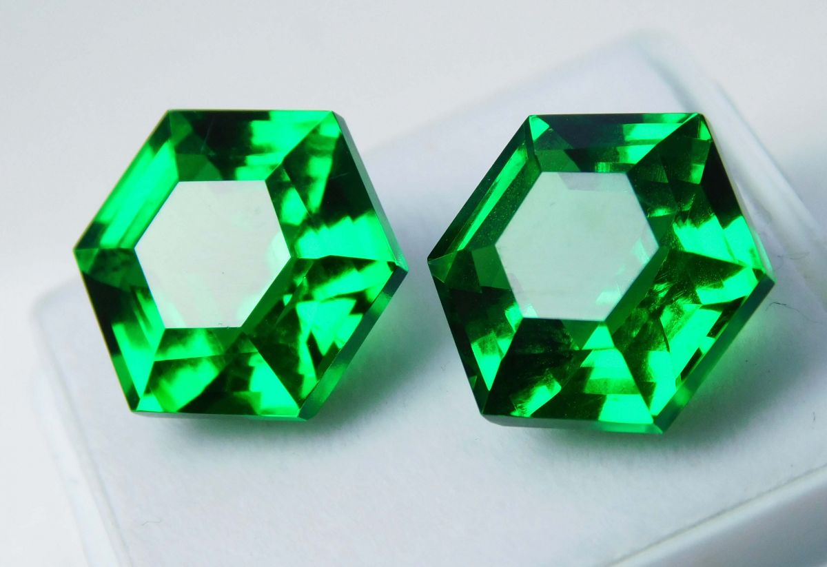 20 Carat CERTIFIED Natural Tsavorite Garnet Green Loose Gemstone Fancy Cut