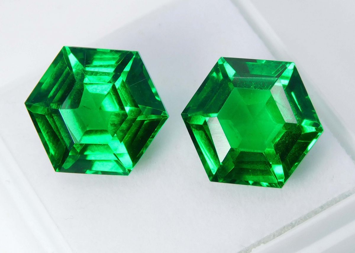 20 Carat CERTIFIED Natural Tsavorite Garnet Green Loose Gemstone Fancy Cut