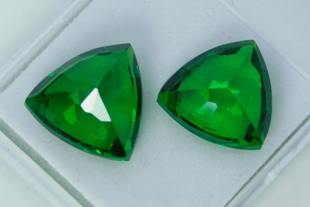 19 Ct Natural Tsavorite Green Garnet Trillion Cut CERTIFIED Loose Gemstone