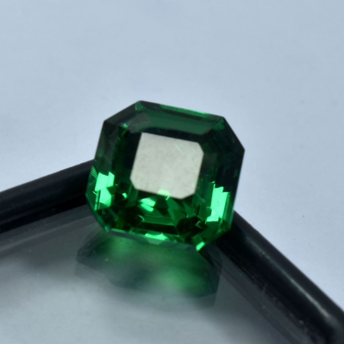 10.65 Ct CERTIFIED Loose Gemstone Green Garnet Square CUT.