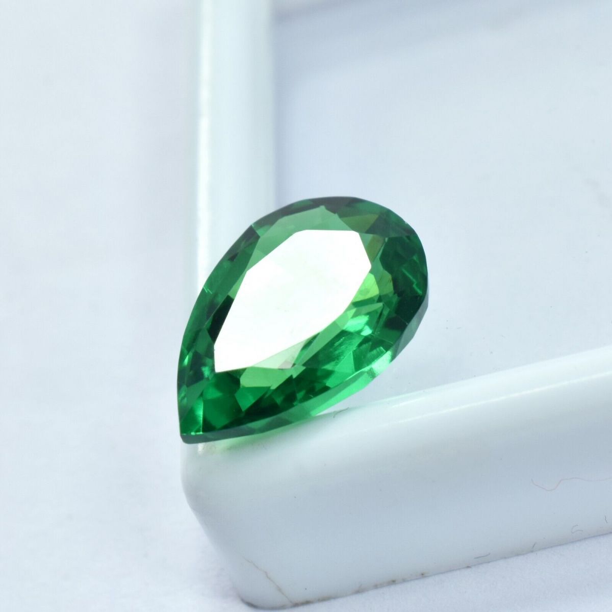 11.00 Ct NATURAL Pear Cut Green Garnet Loose Gemstone CERTIFIED