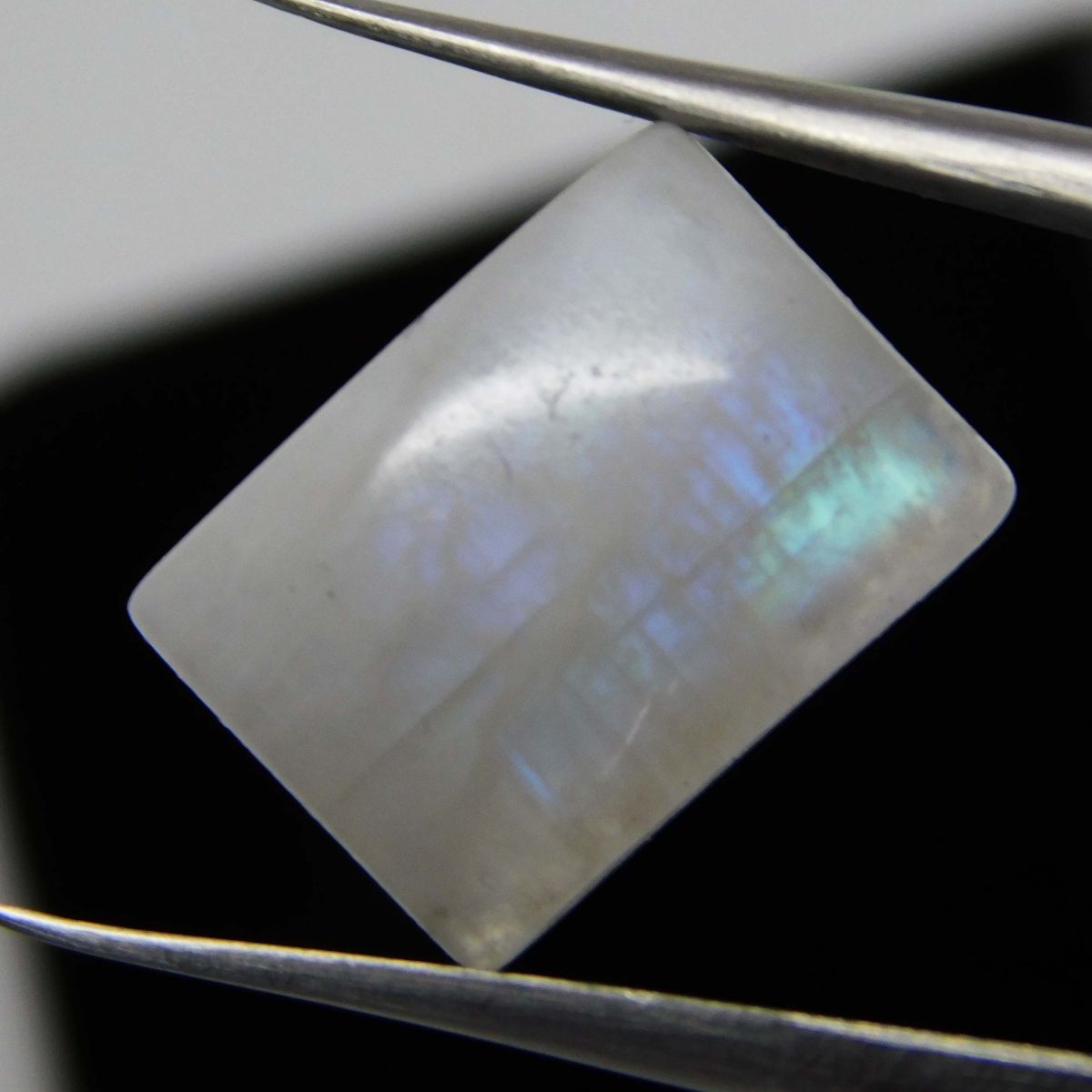Beautiful Moonstone Cabochon 4.70 Carat Natural CERTIFIED Loose Gemstone