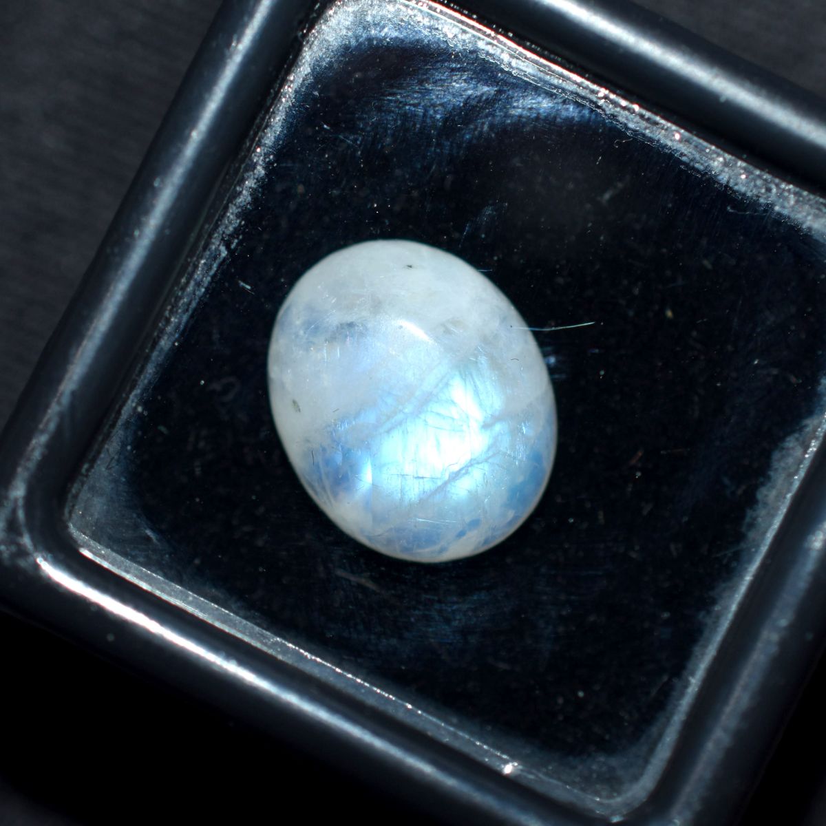 Authentic Loose Gemstone 2.35 Ct Natural white Moonstone Oval Shape CERTIFIED