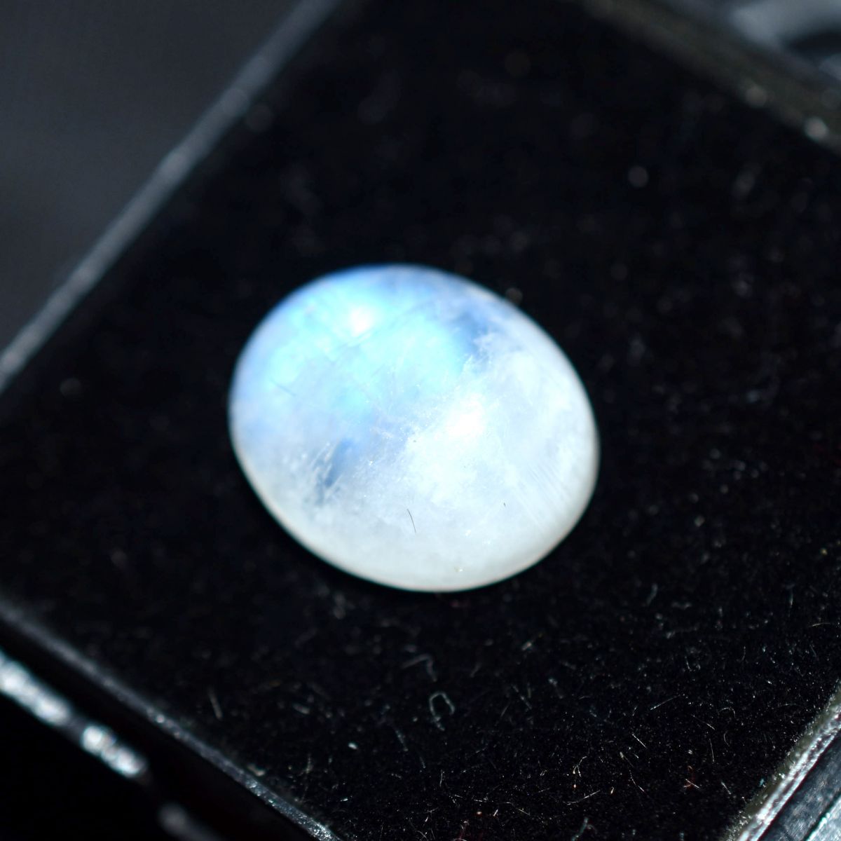 4.10 Ct Stunning Moonstone Loose Gemstone Natural CERTIFIED white Oval Shape