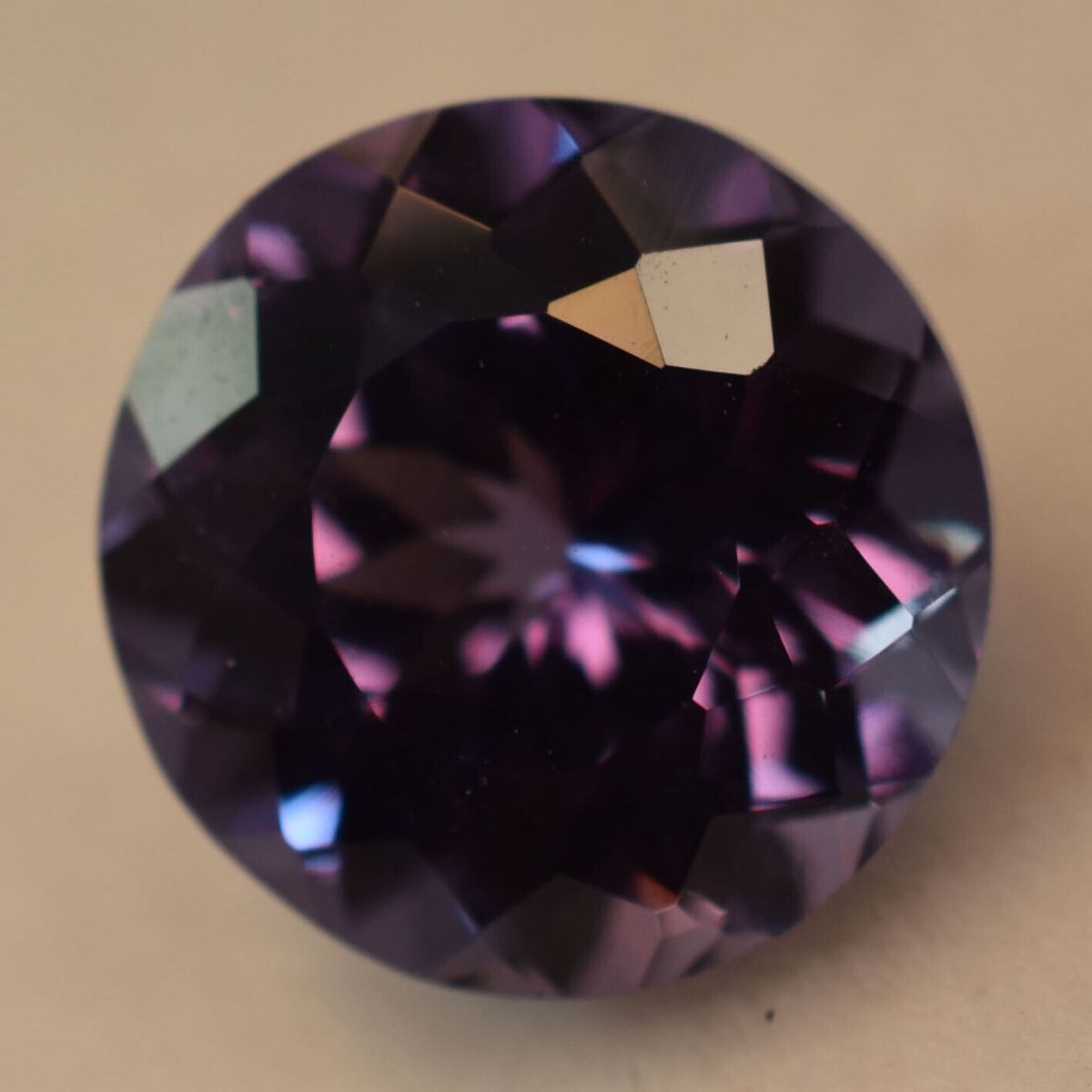 Natural Alexandrite Loose Gemstone Certified Round Shape 4.75 Ct Color Changing