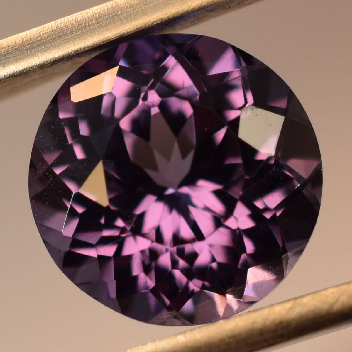 Natural Alexandrite Loose Gemstone Certified Round Shape 4.75 Ct Color Changing