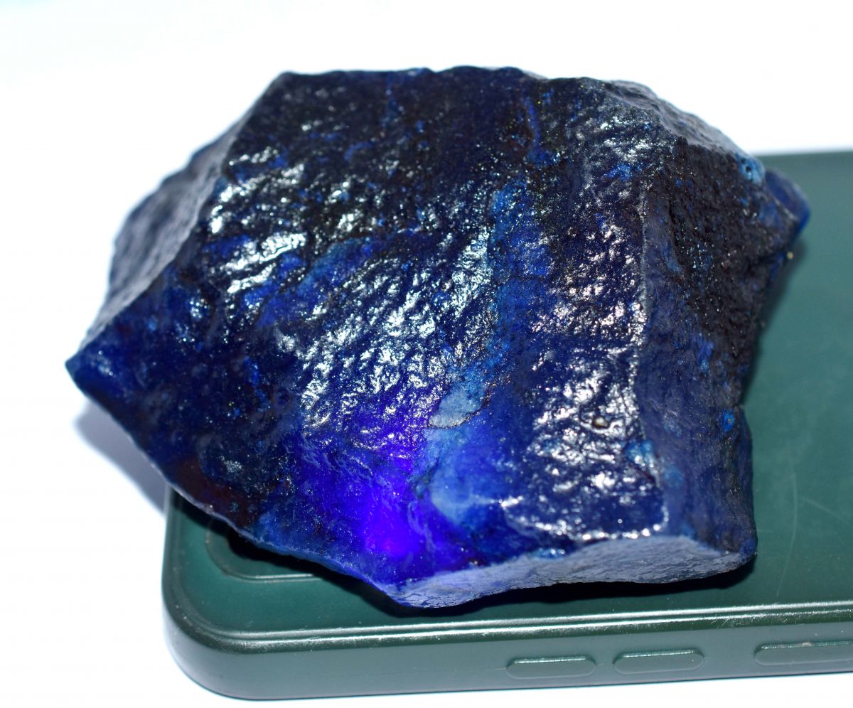 Blue Color 1062.50 Ct Natural Rough Tanzanite UnCut CERTIFIED Loose Gemstone.