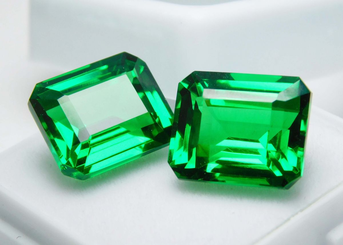 20.40 Ct CERTIFIED Loose Gemstone Natural Tsavorite Emerald Cut Green Garnet