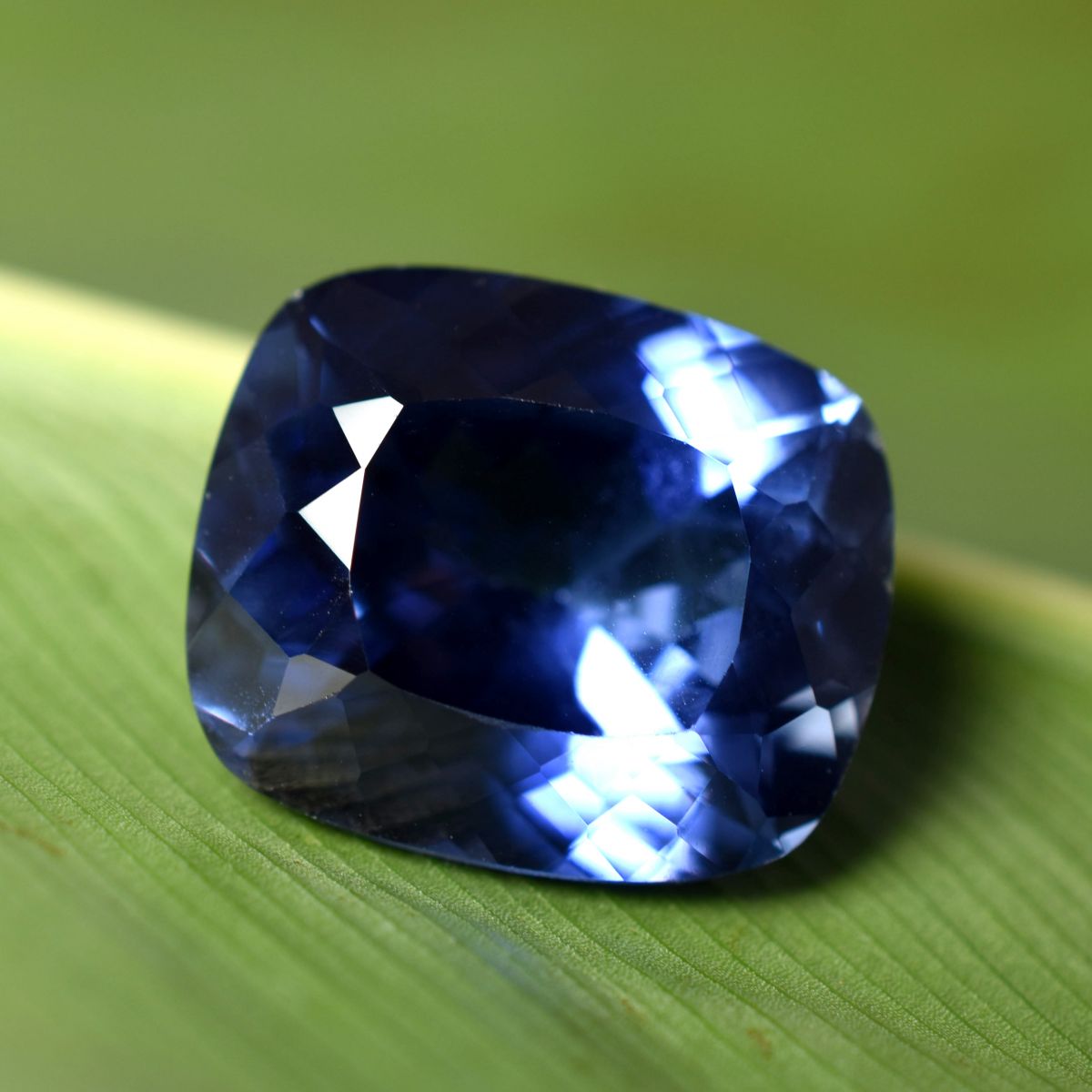 Natural cushion Cut Blue Tanzanite 12.55 Ct Loose Gemstone CERTIFIED