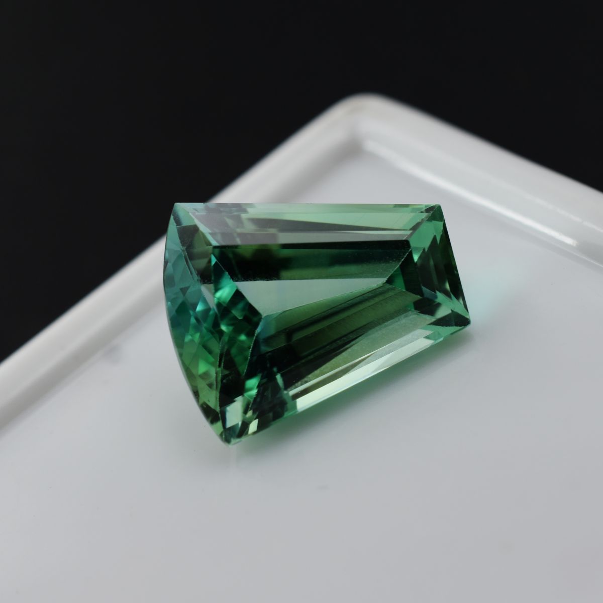 Natural Bluish Green Sapphire 9.40 Carat Fancy Cut CERTIFIED Loose Gemstone