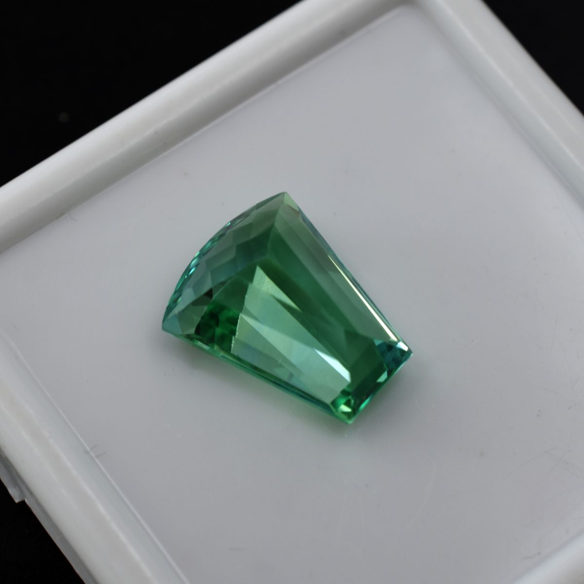 Natural Bluish Green Sapphire 9.40 Carat Fancy Cut CERTIFIED Loose Gemstone