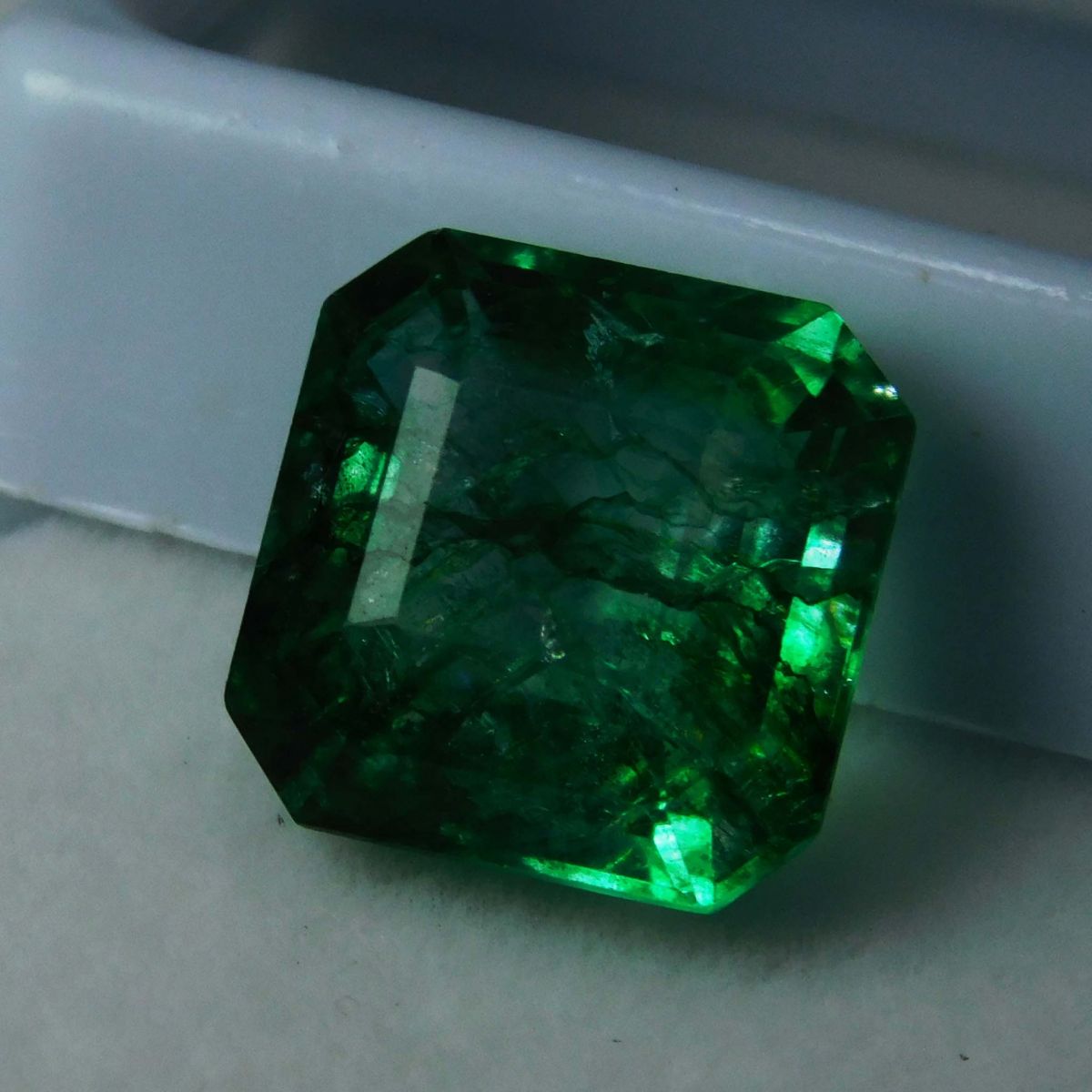 7 Carat Natural CERTIFIED Emerald Emerald Cut Green Colombian Loose Gemstone