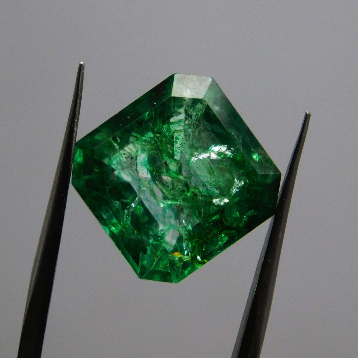 7 Carat Natural CERTIFIED Emerald Emerald Cut Green Colombian Loose Gemstone