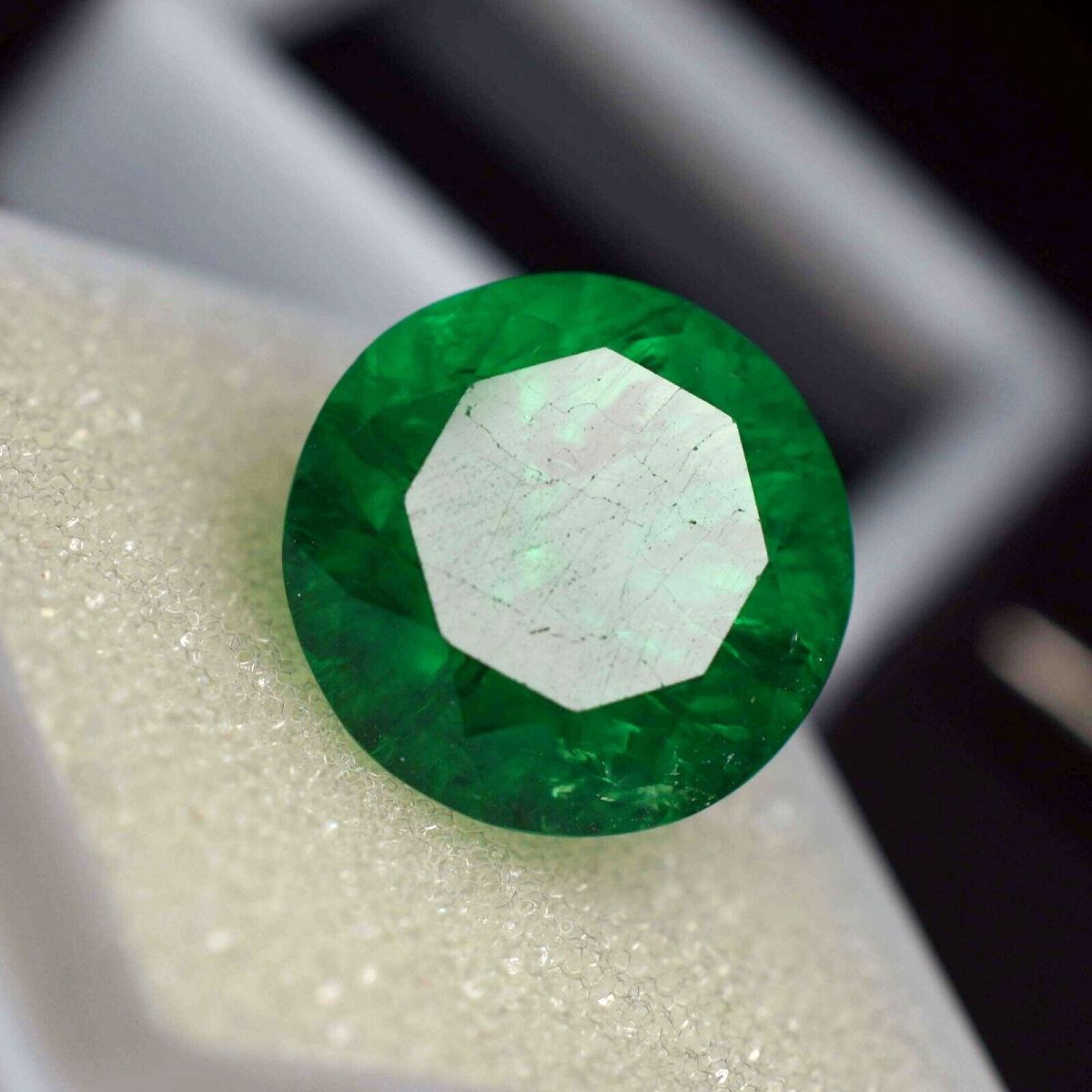 Natural 9.30 Ct Green Emerald CERTIFIED Round Cut Loose Gemstone