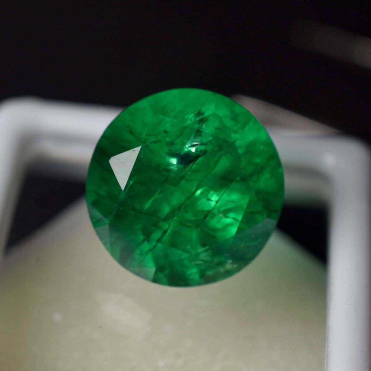 Natural 9.30 Ct Green Emerald CERTIFIED Round Cut Loose Gemstone