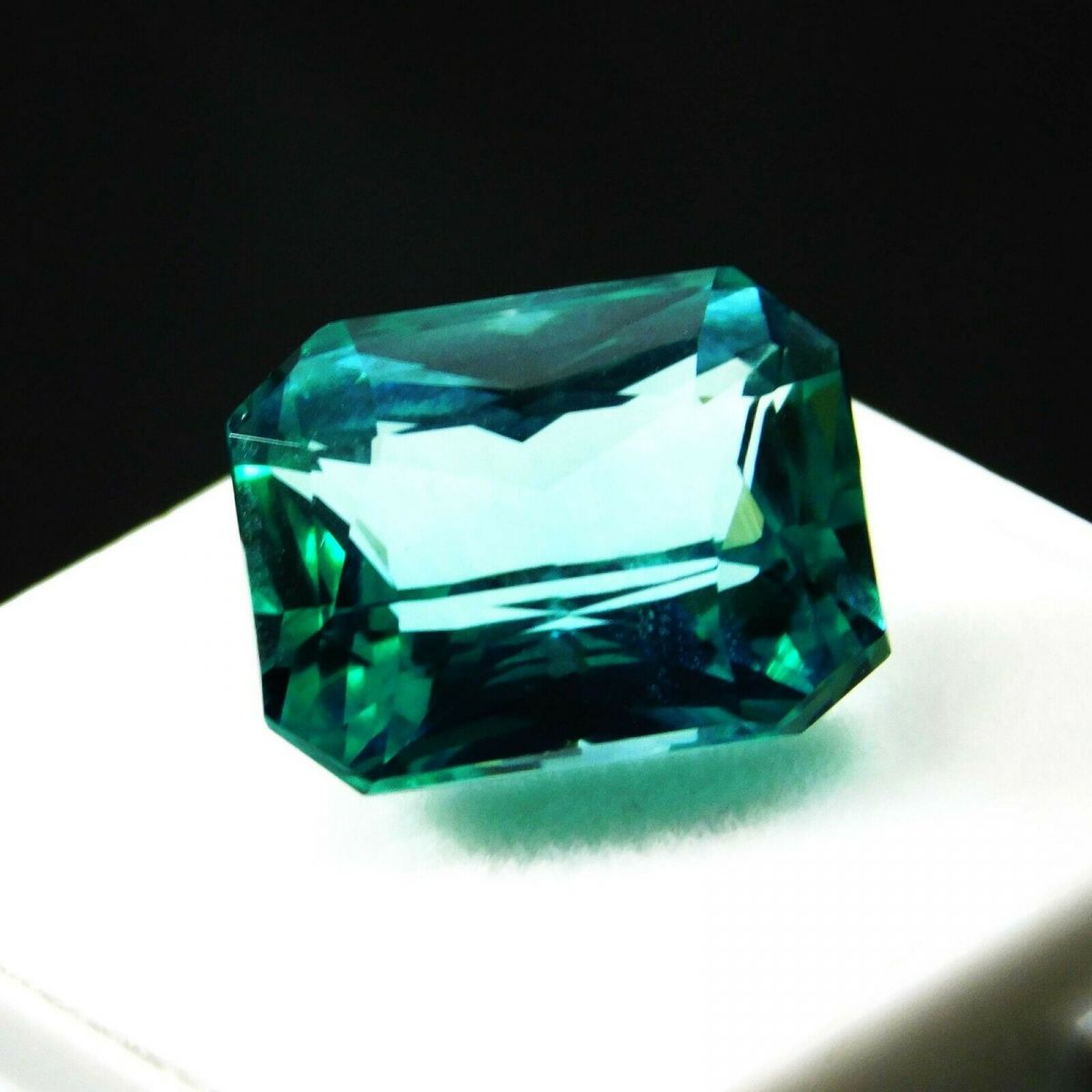 Montana Sapphire Green Emerald Cut 12.10 Ct Natural CERTIFIED Loose Gemstone