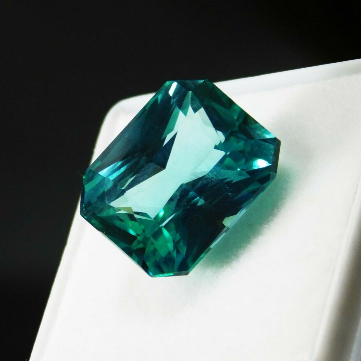 Montana Sapphire Green Emerald Cut 12.10 Ct Natural CERTIFIED Loose Gemstone