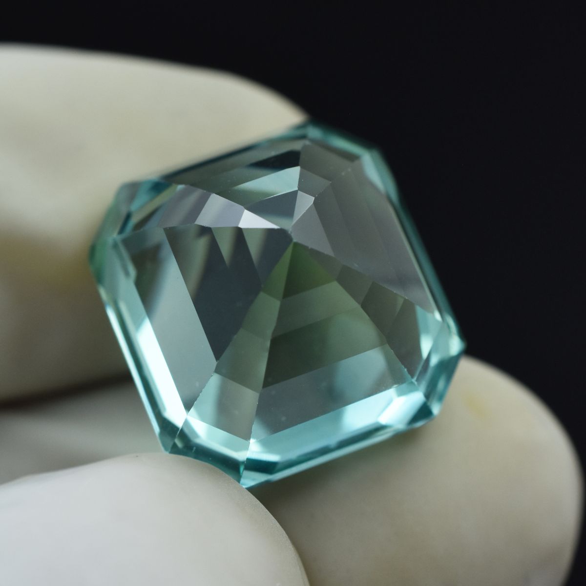 22.25 Ct Natural Montana Bluish Green Sapphire CERTIFIED Emerald Loose Gemstone.